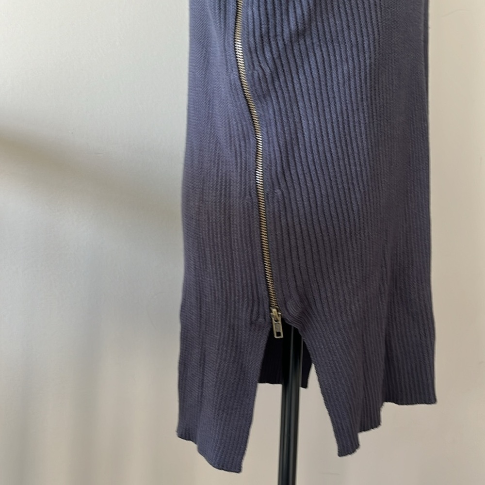 Ingrid & Isabel Ribbed V-Neck Sweater - Picture 3 of 7